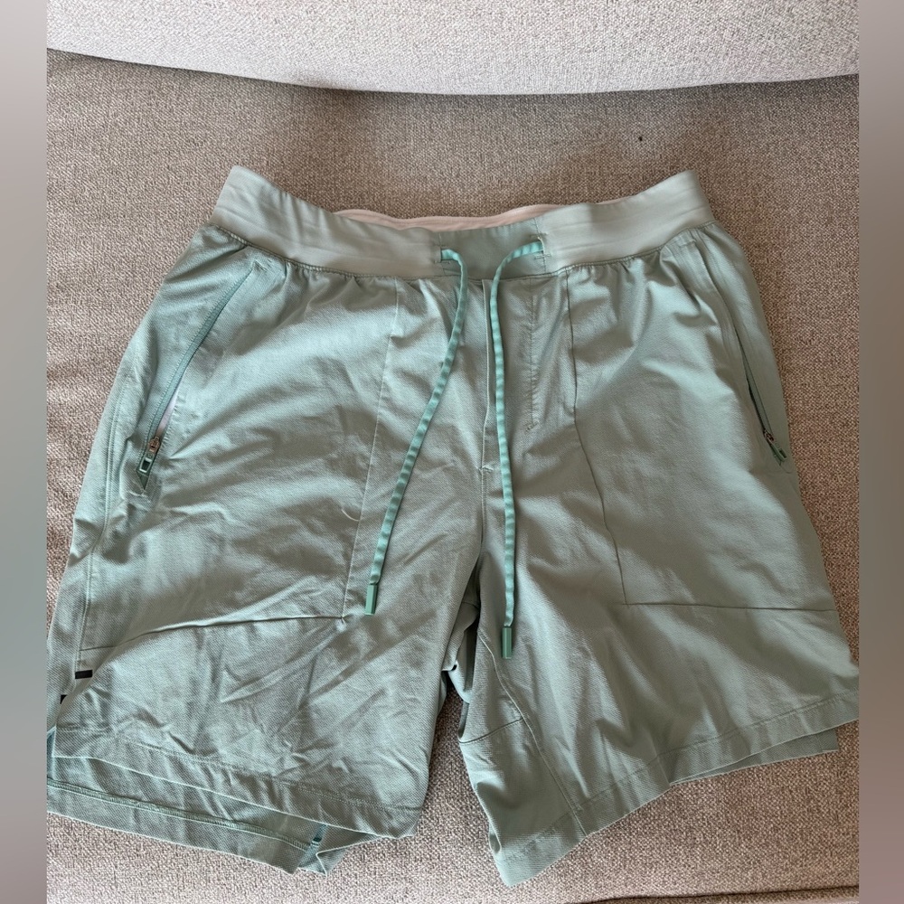 Lululemon men’s license to train shorts
